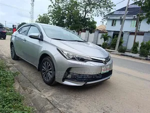 Toyota Corolla 2019 Silver