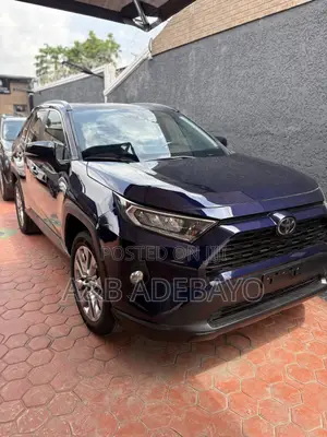 Toyota RAV4 2019 Blue