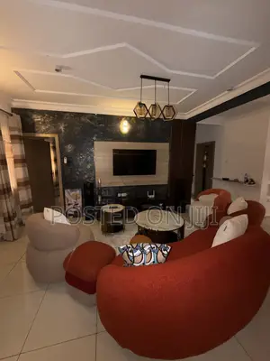 Cozy Apartment Few Minutes Drive From the Airport