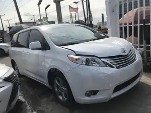 Toyota Sienna 2013 White