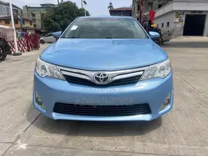 Toyota Camry XLE 4dr Sedan (2.5L 4cyl 6A) 2013 Blue