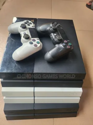PlayStation4 With 10Games and Pad