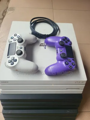 PlayStation4 Pro 1TB 4k 15Games and 2pads