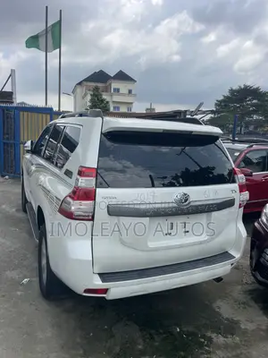 Toyota Land Cruiser Prado 2017 White