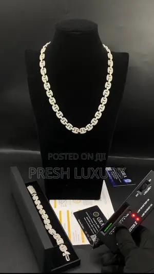 VVS Moissanite Baguette Necklace