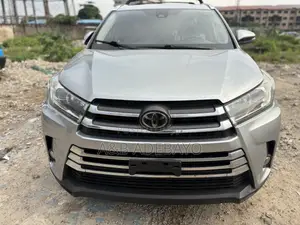 Toyota Highlander 2018 Silver