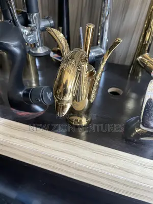 Golden Swan Bathroom Sink Faucet