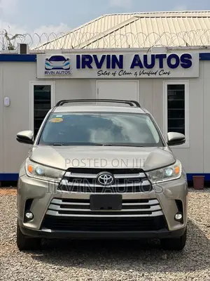 Toyota Highlander XLE V6 4x2 (3.5L 6cyl 6A) 2016 Gold
