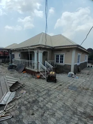 3bdrm Bungalow in Cbs Estate, Lugbe District for rent