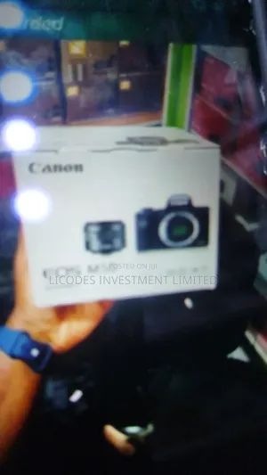 M50 Mirrorless Digital