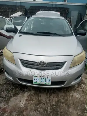 Toyota Corolla 2010 Silver