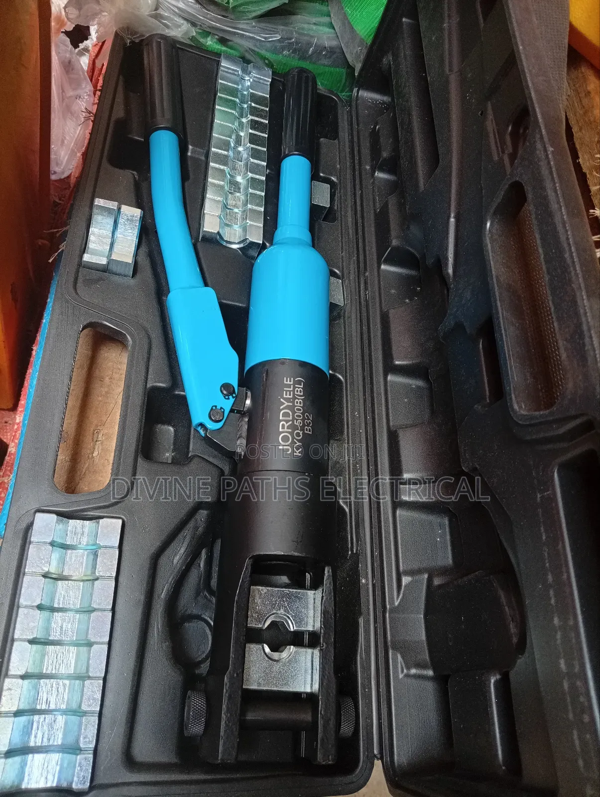 Lugging Machine