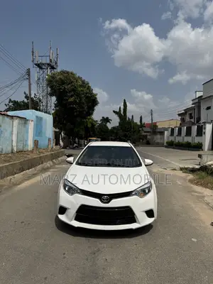 Toyota Corolla LE 4dr Sedan (1.8L 4cyl CVT) 2016 White