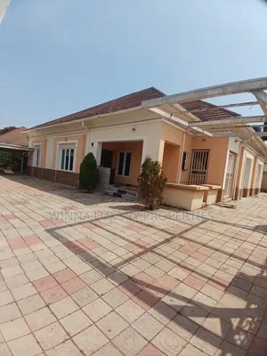 4bdrm Bungalow in Beaufort Court, Lugbe District for sale