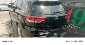 Toyota Highlander XLE 4dr SUV AWD (3.5L 6cyl 6A) 2015 Gray