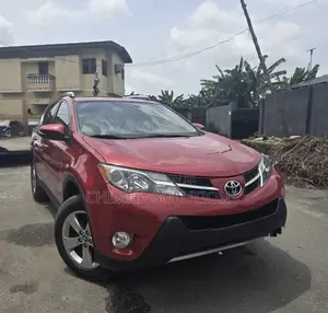 Toyota RAV4 2015 Red
