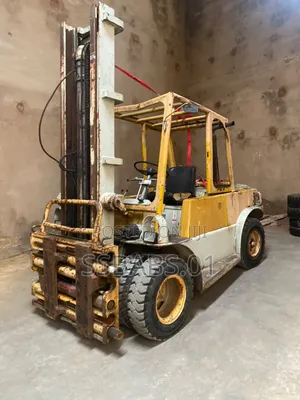 6 Tons Clark Forklift