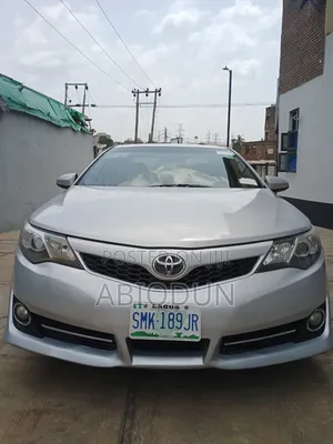 Toyota Camry SE 4dr Sedan (2.5L 4cyl 6A) 2013 Silver