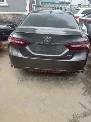 Toyota Camry 2018 Gray