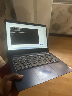 Laptop Lenovo IdeaPad 300 4GB Intel Core i3 SSD 256GB
