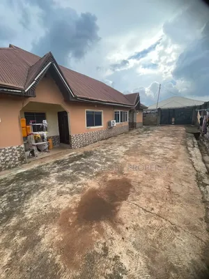 Furnished 2bdrm Block of Flats in Weli Weli Estate, Akure for sale