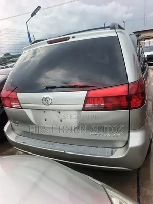 Toyota Sienna LE FWD (3.3L V6 5A) 2004 Silver