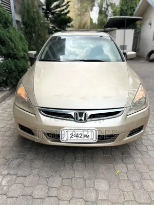 Honda Accord 2006 Gold