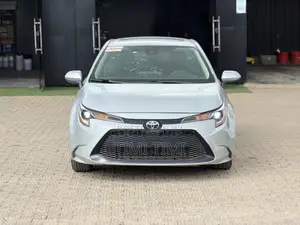 Toyota Corolla LE 2021 Silver