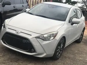 Toyota Yaris 2020 Silver