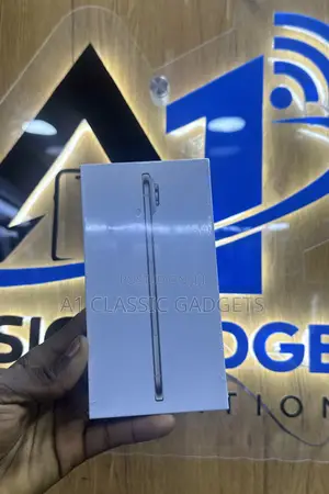 New Apple iPhone Air 256 GB Gold