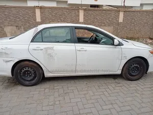 Toyota Corolla 2012 White