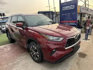 Toyota Highlander XLE AWD 2020 Red