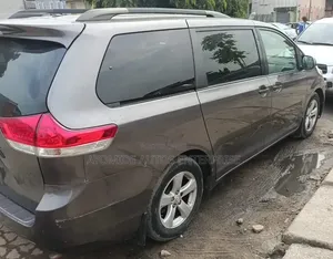 Toyota Sienna LE 7 Passenger 2011 Gray