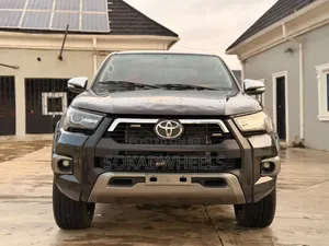 Toyota Hilux SR 4x4 2015 Black