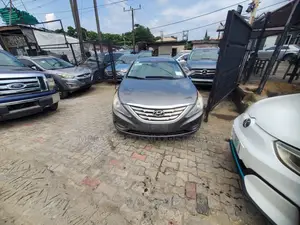 Hyundai Sonata Limited Sedan FWD (2.4L 4cyl 6A) 2011 Gray