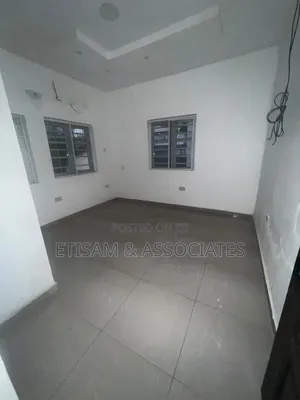 5bdrm Duplex in On Secured And Gated for rent