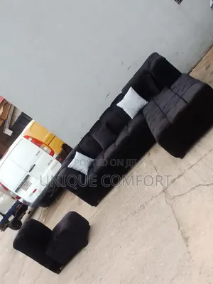 Brand New Luxury L Shape Section Sofa With Single and Throw Pillows