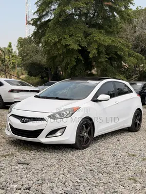 Hyundai Elantra Limited 4dr Sedan (1.8L 4cyl 6A) 2014 White