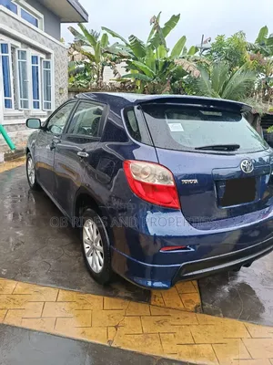 Toyota Matrix XRS Hatchback FWD (2.4L 4cyl 5A) 2010 Blue