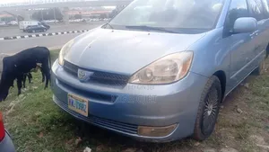 Toyota Sienna XLE 2005 Blue