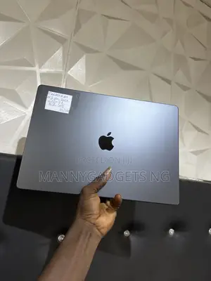 Laptop Apple MacBook Pro 2024 M3 32GB Apple M3 Pro SSD 1T