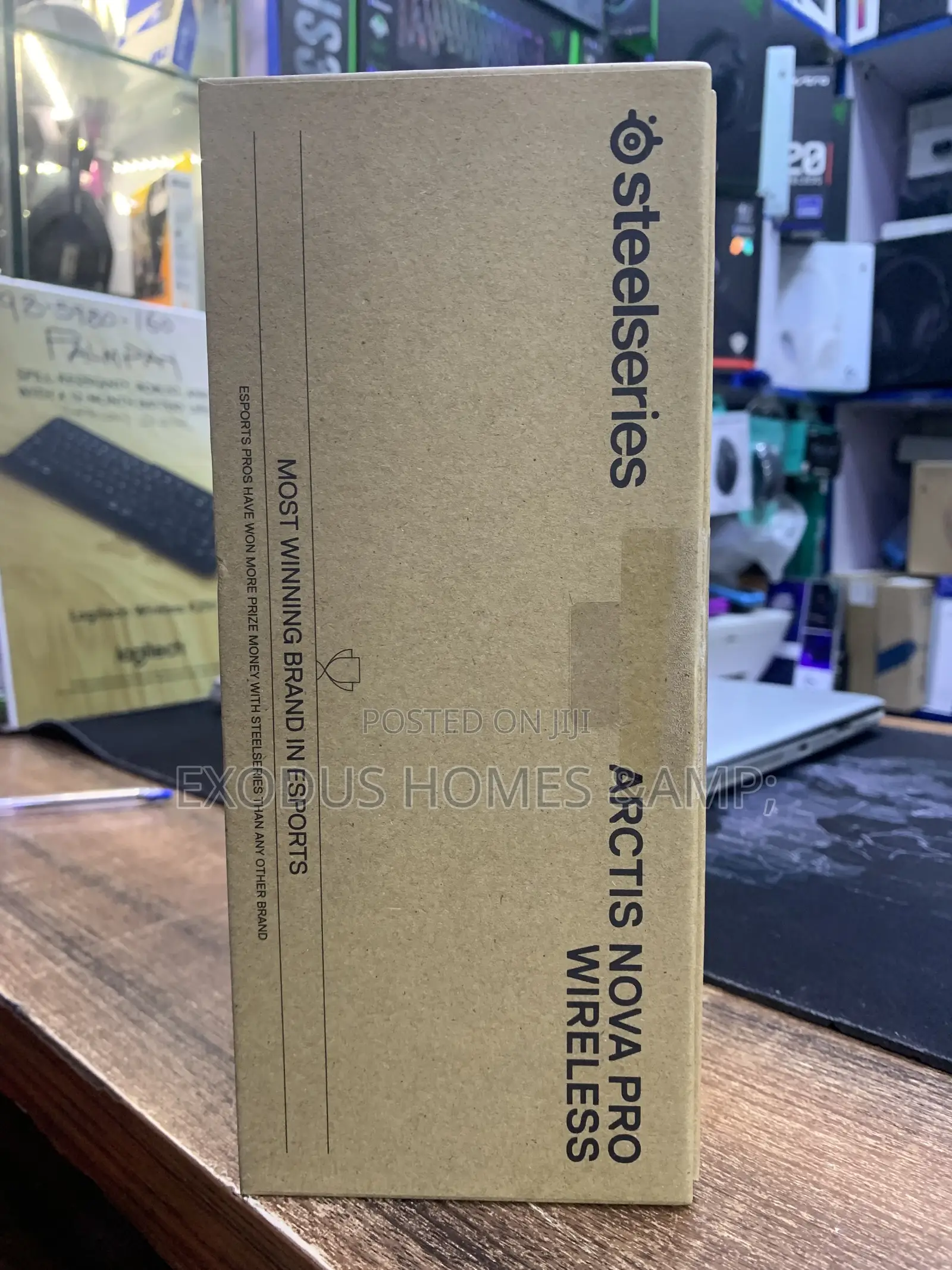 SteelSeries Arctis Nova Pro Wireless