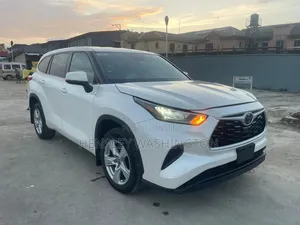 Toyota Highlander LE FWD 2020 White