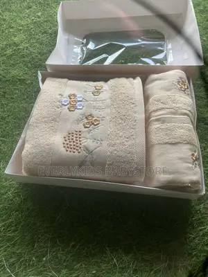3 in 1 Luxury 3D Embroidered Towel Gift Set - Bath & Face Towels