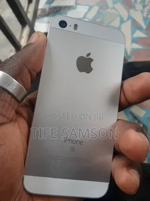Apple iPhone SE 32 GB Silver