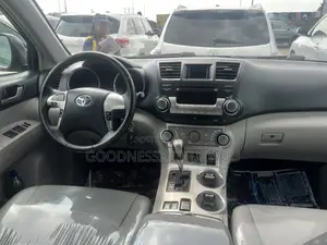 Toyota Highlander 2011 Gray