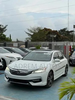 Honda Accord Touring V6 4dr Sedan FWD (3.5L 6cyl 6A) 2017 White
