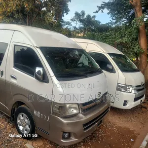 Toyota HiAce 2015 White