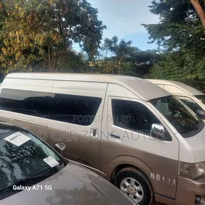 Toyota HiAce 2015 White