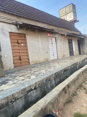 Full-Plot at Shobukola St Idimu